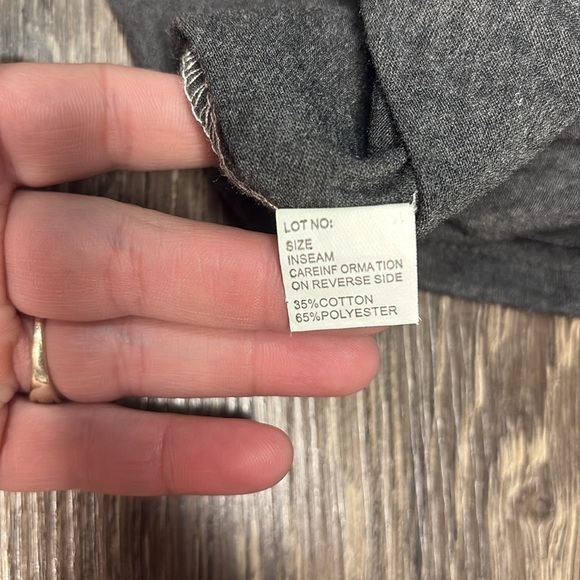 Woman’s long sleeve top cream cheetah & gray with knot at the bottom size large - Picture 5 of 5